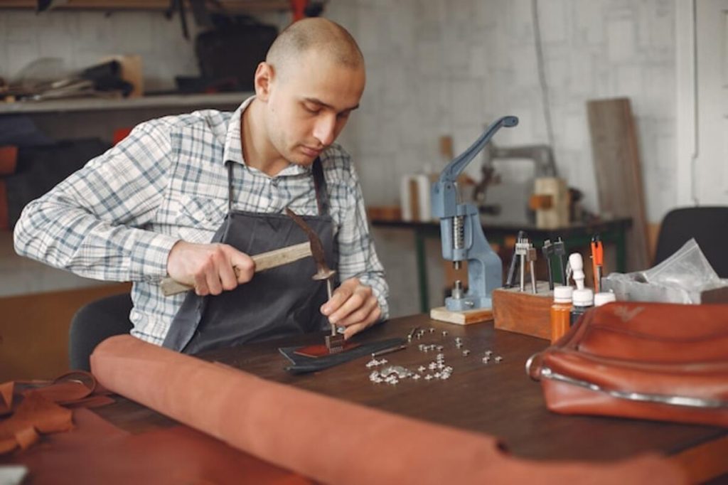 folding knife manufacturers
